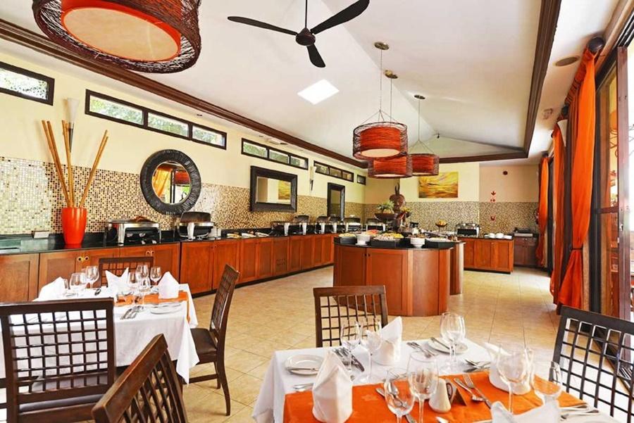 Protea Hotel By Marriott Kampala Zewnętrze zdjęcie