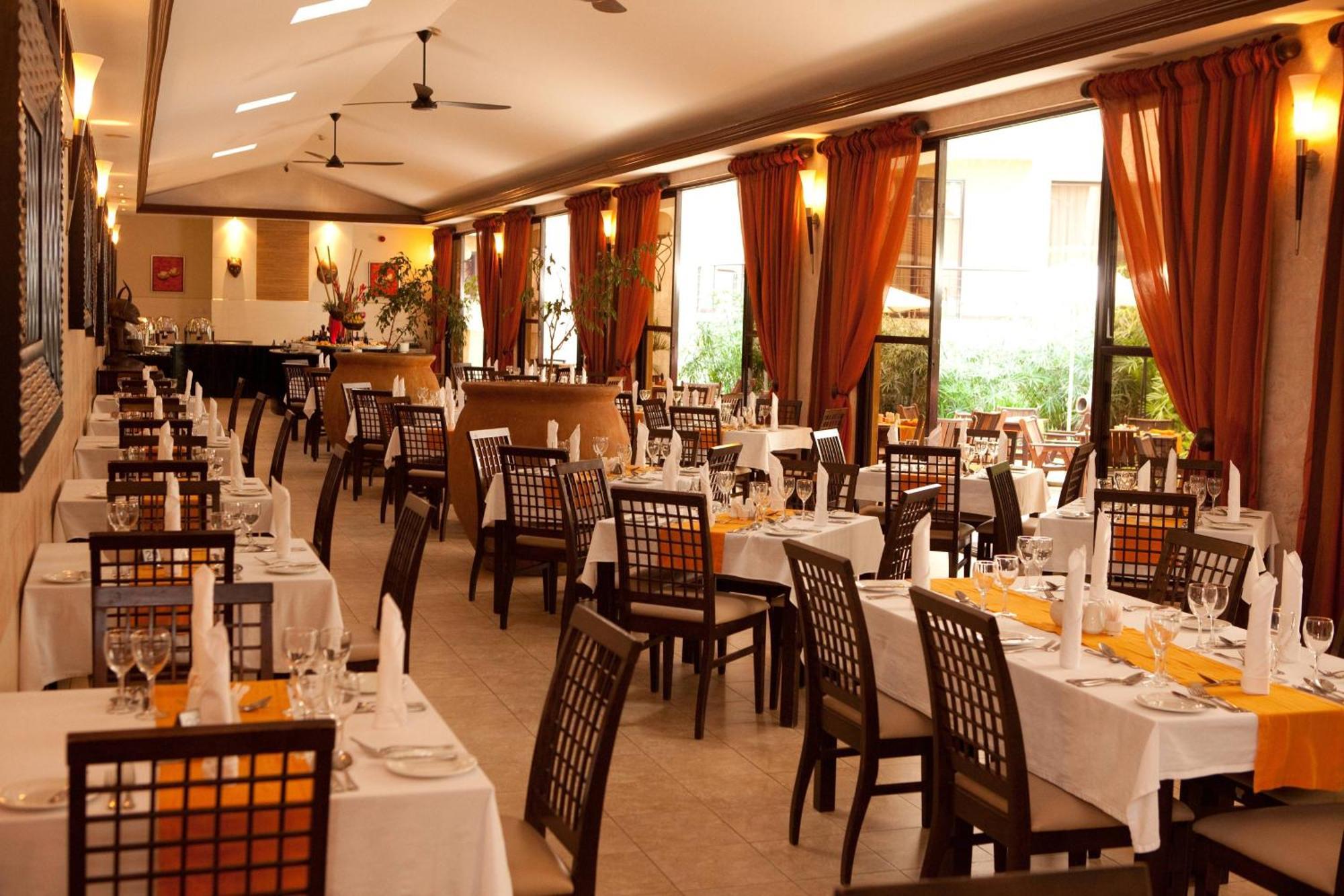 Protea Hotel By Marriott Kampala Zewnętrze zdjęcie