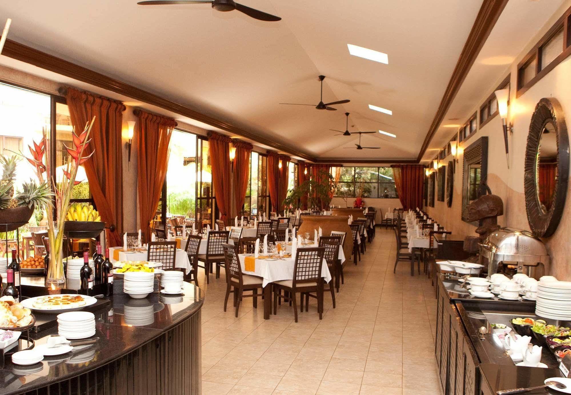 Protea Hotel By Marriott Kampala Zewnętrze zdjęcie